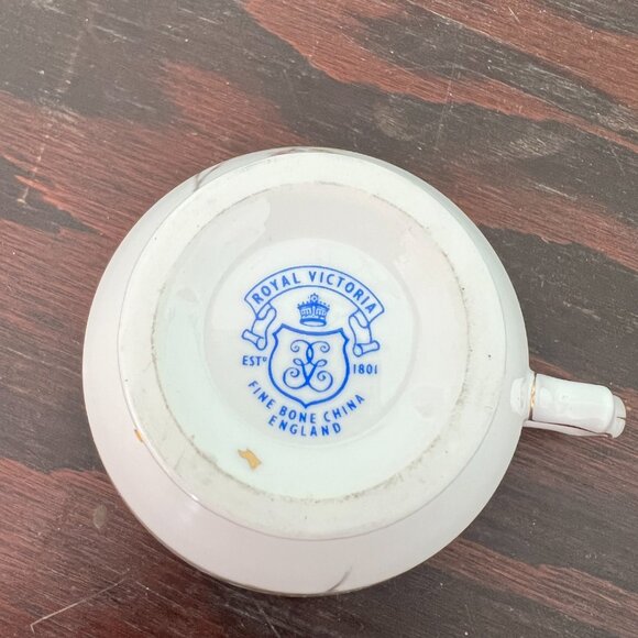 Roya Victoria Rose Bud Fine Bone China Cup, Saucer Set Gold Trim 1801 England - Picture 4 of 7